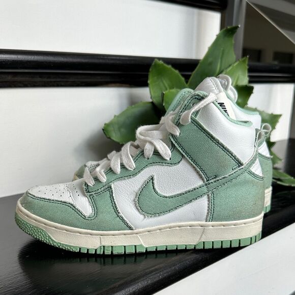 Nike Dunk High Green White Women’s Sneakers Size 7 Streetwear Casual Shoes - Picture 1 of 7
